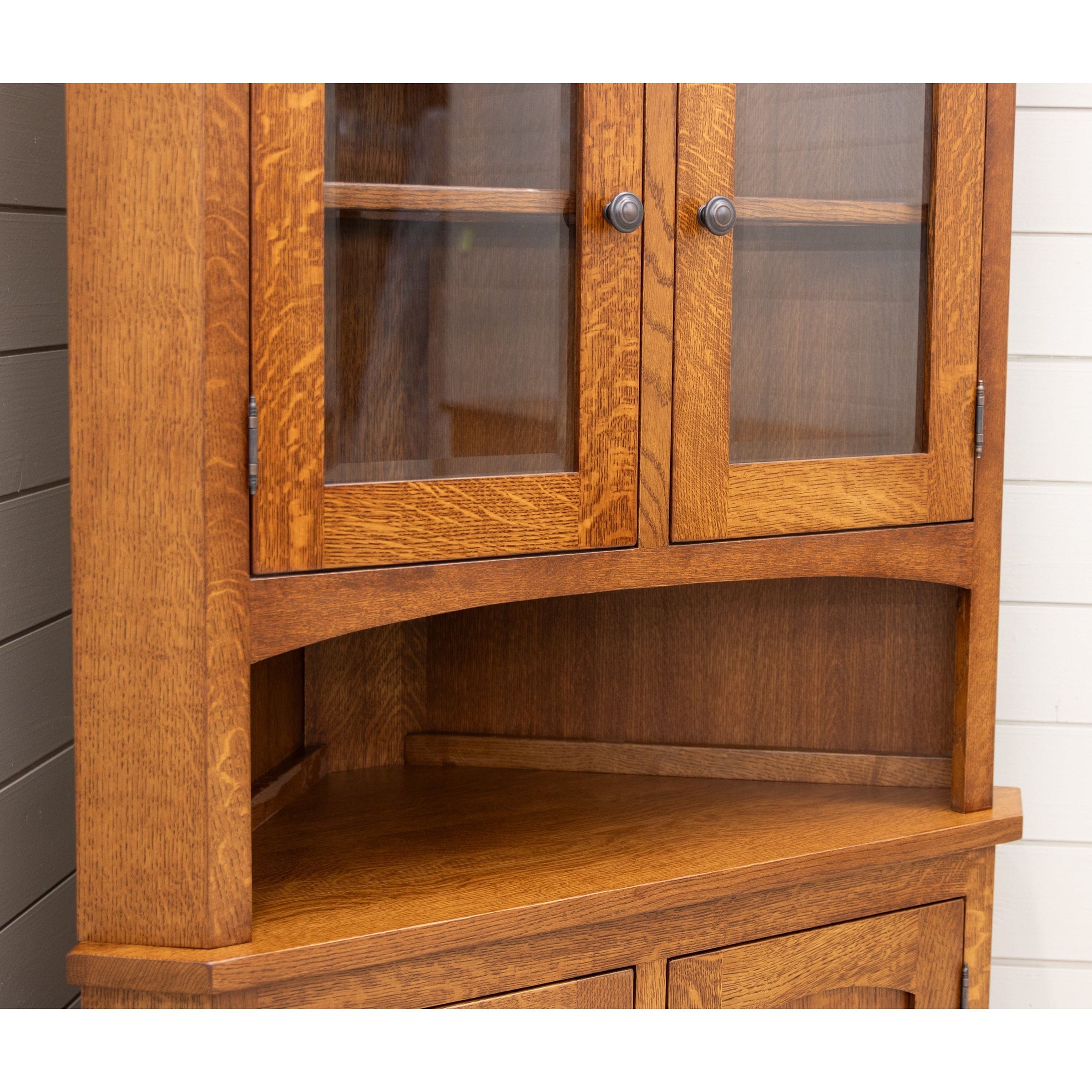 Bismark Quarter Sawn White Oak Wood Corner Hutch | MC