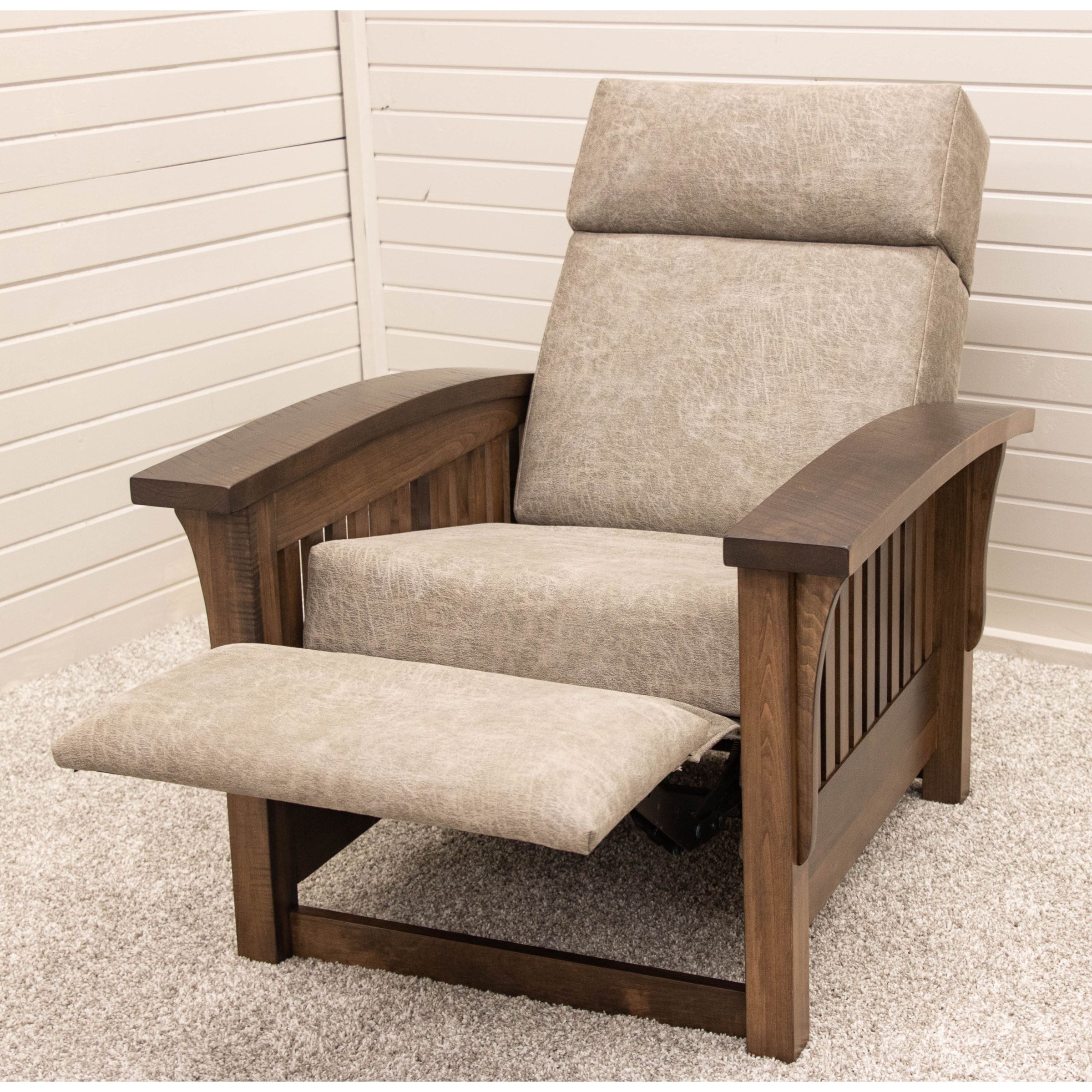 Amish Mission Push Back Recliner with Wood Arms | 22-61