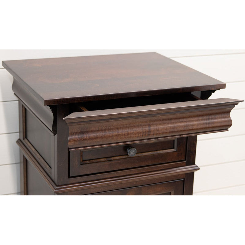 Madison Amish 3-Drawer Nightstand