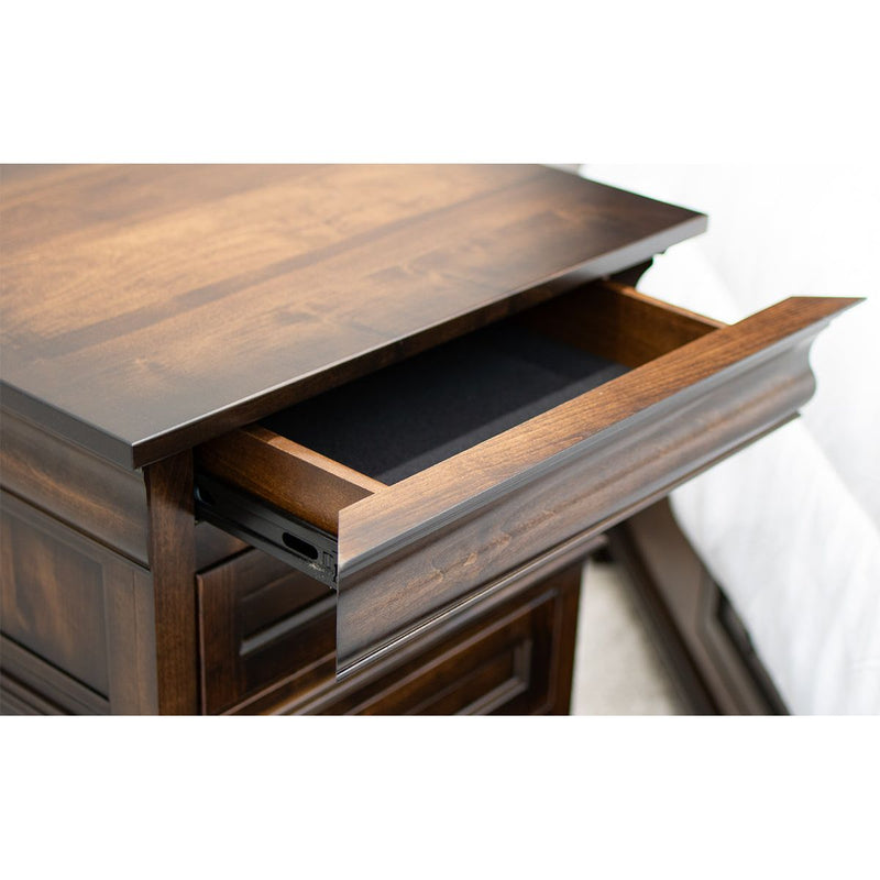 Madison Amish 3-Drawer Nightstand