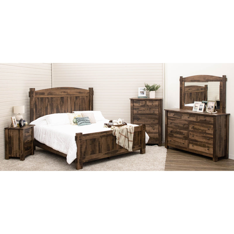 Baltic Amish Bed with Arched Headboard