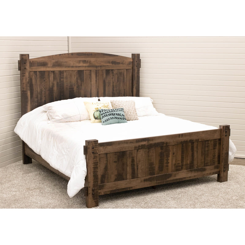 Baltic Amish Bed with Arched Headboard